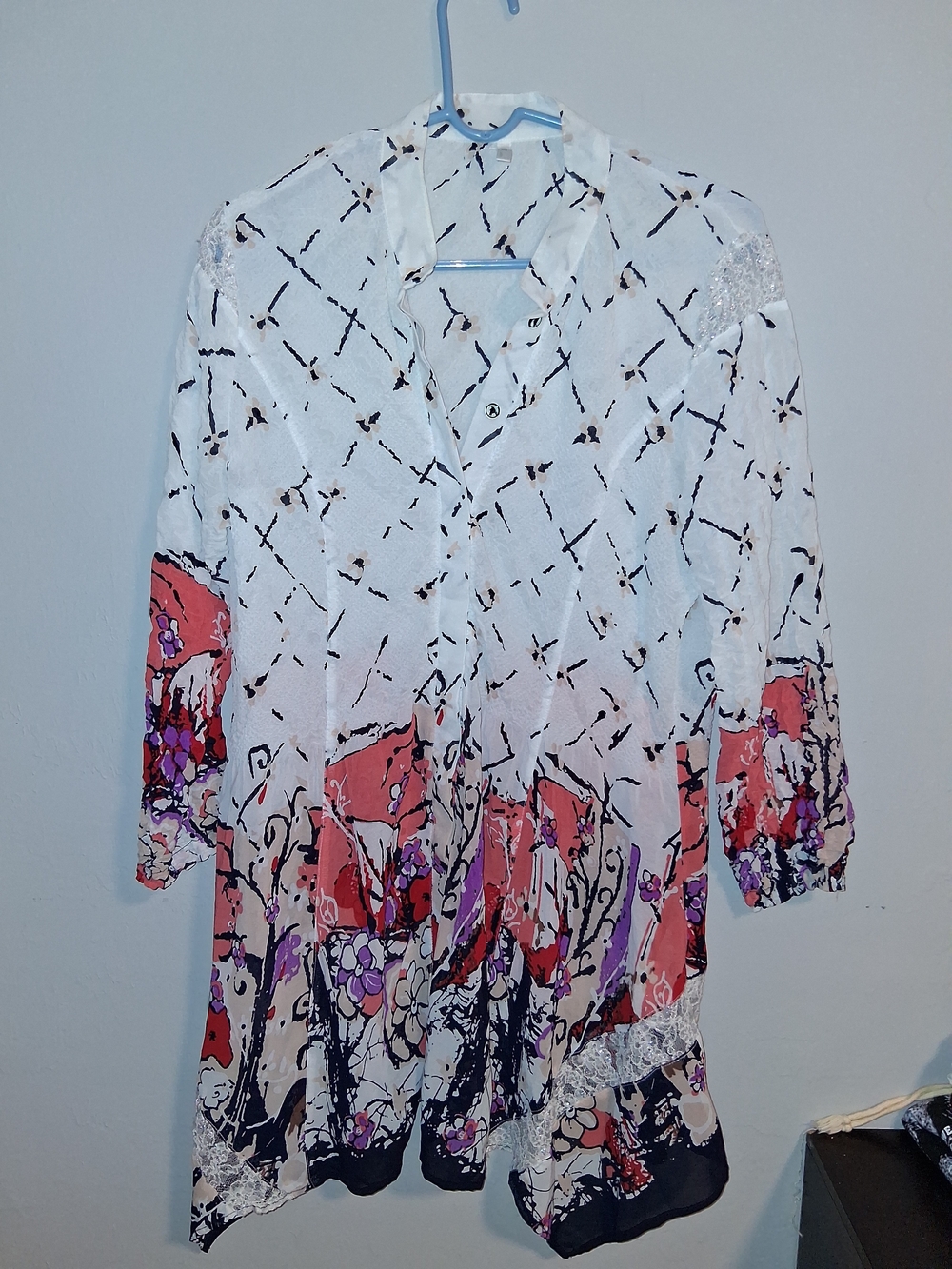 Lightweight White Floral-Print Tunic Blouse with Coral Border